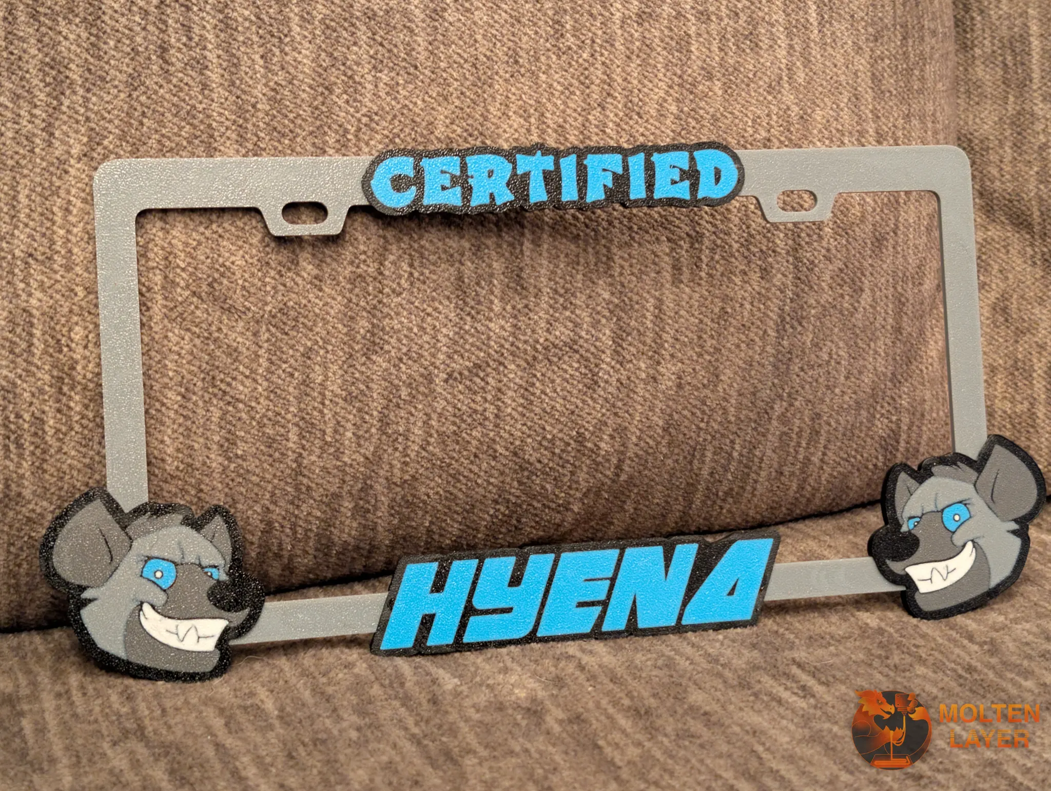 Certified Hyena Yeen
Light Gray Dark Gray Azure Blue Black White
Hyena Head Ornaments