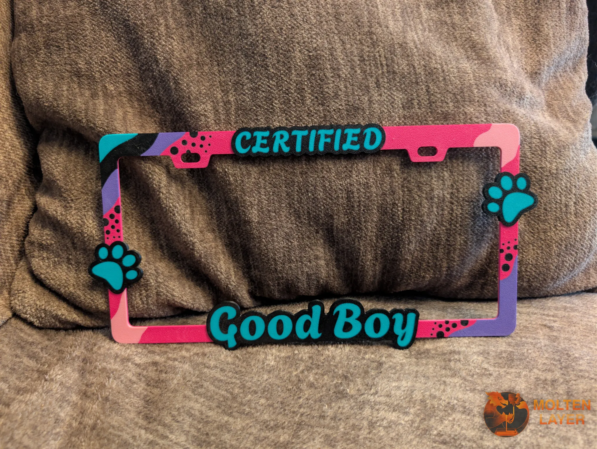 Certified Good Boy
Teal Green Blue Black Purple Pop Pink
Paw Ornaments